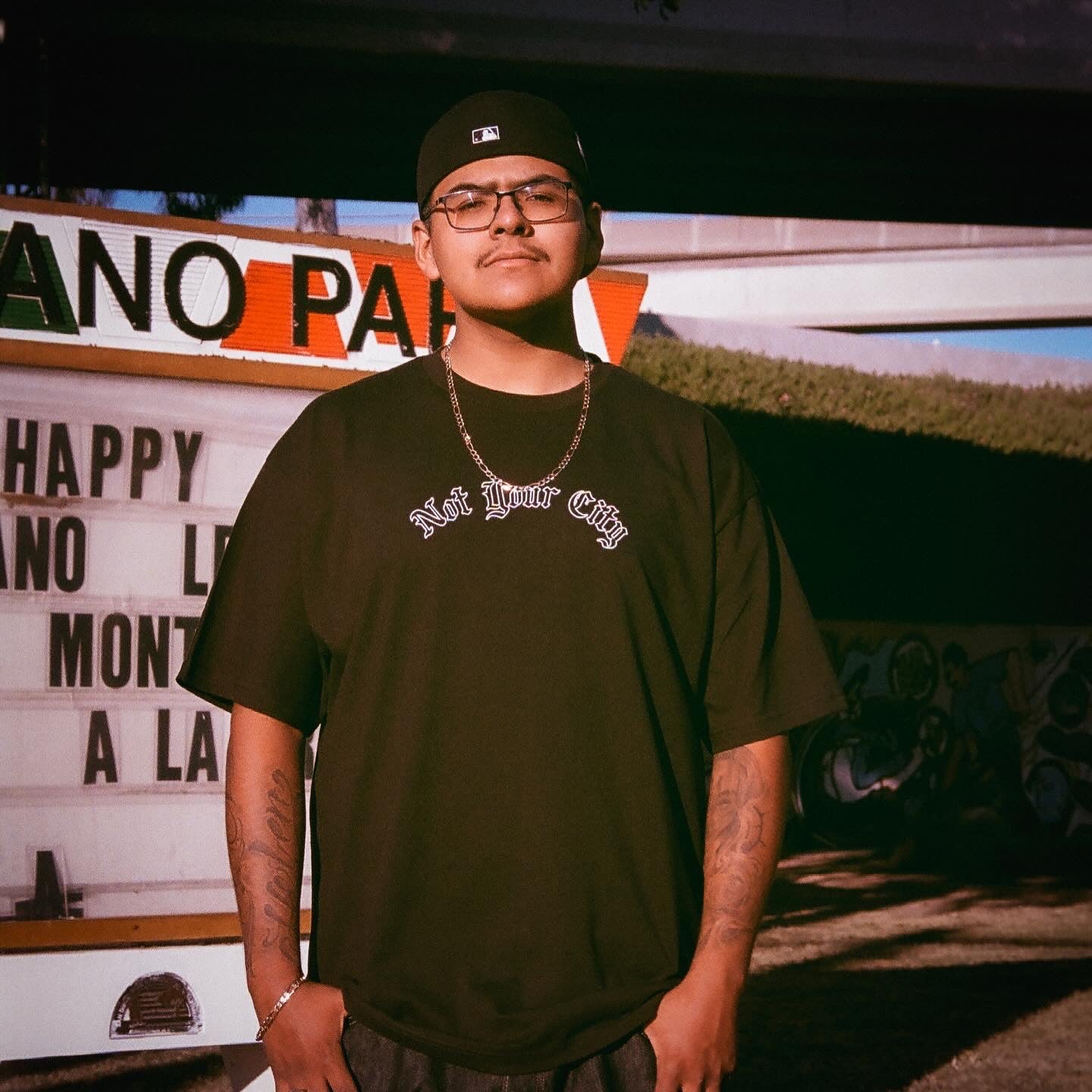 “LETRERO” TEE